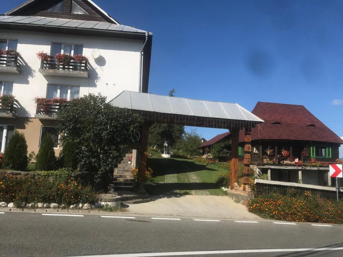 Casa Relax Hotell Văleni Eksteriør bilde