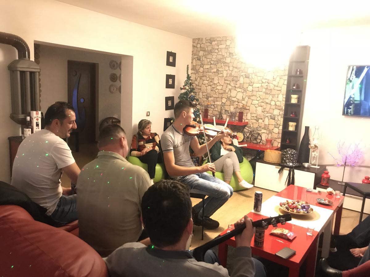 Casa Relax Hotell Văleni Eksteriør bilde