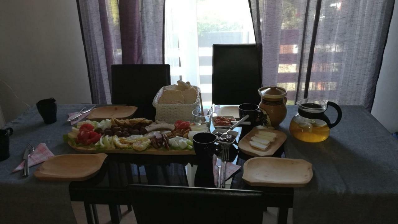 Casa Relax Hotell Văleni Eksteriør bilde